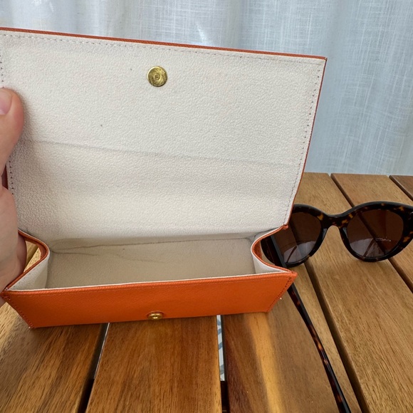 Tory Burch Tortoise Cat Eye Sunglasses Brown Gradient + Case - Picture 6 of 6